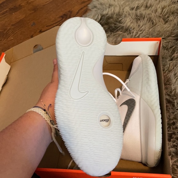 Brand New- Never Worn Nike Zoom Assersion - Picture 3 of 4